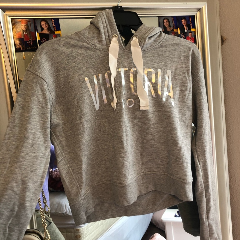 Victoria Sport Cropped Sweatshirt